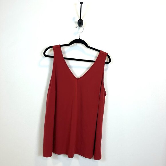 Torrid Womens Studio Knit V Neck Tank Top Plus 2X Red Raspberry Stretch - Picture 1 of 9